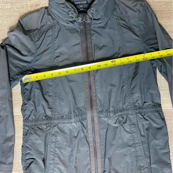 Eileen Fisher Coat Size XS
Zip Up Light Coat Windbreaker - Picture 10 of 11